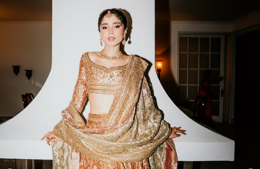 Aima Baig stuns fans with desi glam look