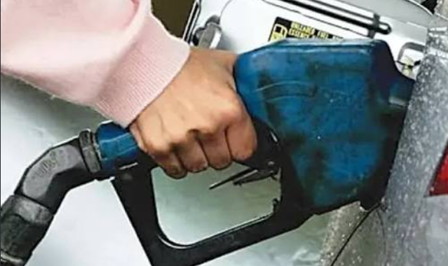 Govt cuts petrol price by Rs0.50, diesel by Rs0.19