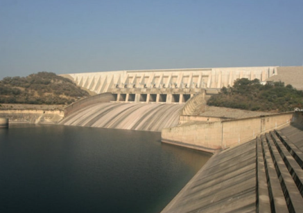 Heavy rains drive up water level at Mangla Dam