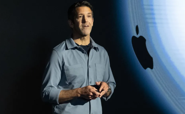 John Ternus succeeds Tim Cook as Apple CEO amid AI challenges