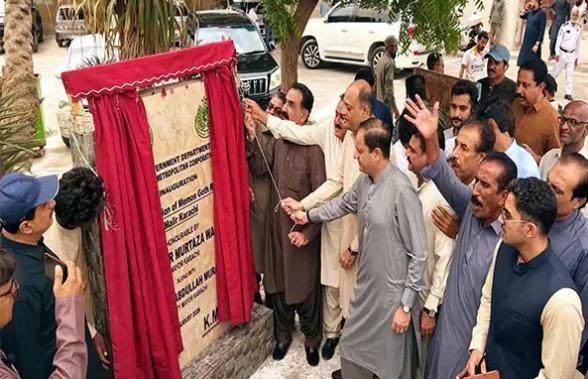 Karachi mayor inaugurates rehabilitated Memon Goth Road in Malir