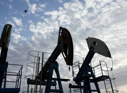 Oil prices rise as US-Iran peace hopes fade, supply concerns grow