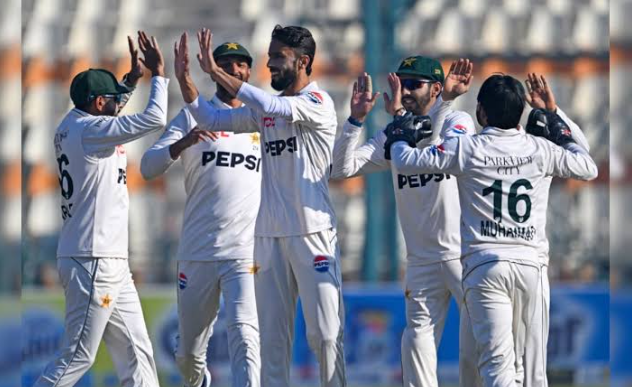Pakistan close in on series-levelling win against West Indies