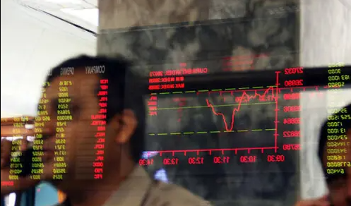 Stocks rebound 404 points amid volatile trading
