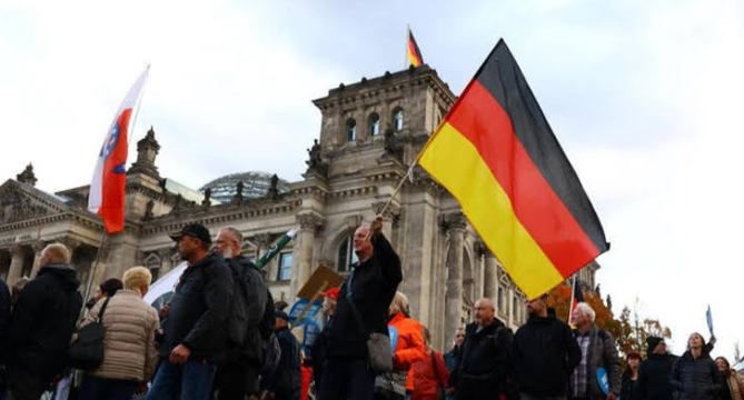 Far-Right Gains Raise Concerns Among Migrants in Germany