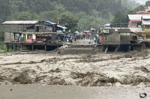 Flash floods damage roads in Mohmand, disrupt traffic