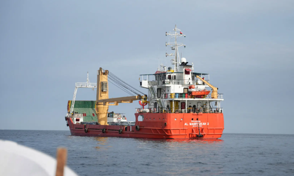 Hormuz, Red Sea disruptions further tighten global oil supplies