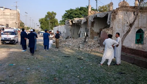 President Zardari, PM Shehbaz Condemn Kohat Police Lines Blast