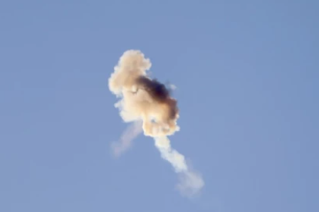 Yemeni Airstrikes Target Houthi Positions as Clashes Intensify in Taiz, Lahj: Official