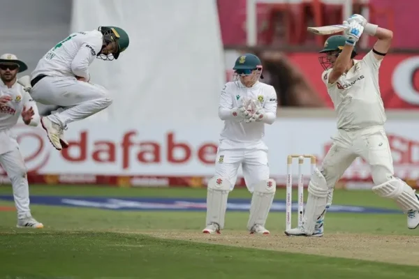 Australia fight back in first Test before bad light ends opening day’s play