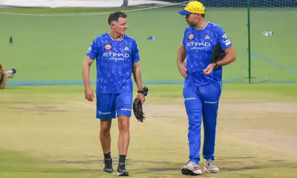 CSK part ways with Mike Hussey; James Foster’s future uncertain