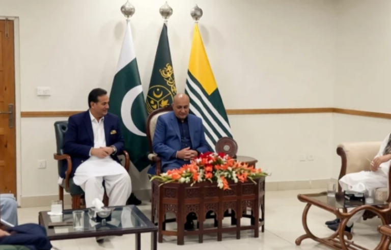 Hurriyat delegation meets AJK president to discuss Kashmir situation