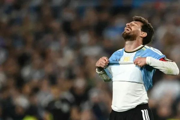 Ronaldo hails Messi after Argentina great says he already misses national team