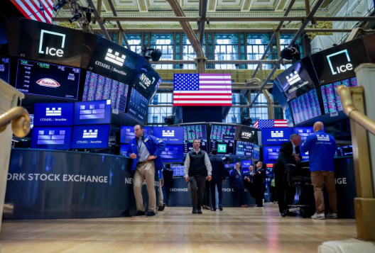 Stocks Edge Higher on Selective Buying Activity